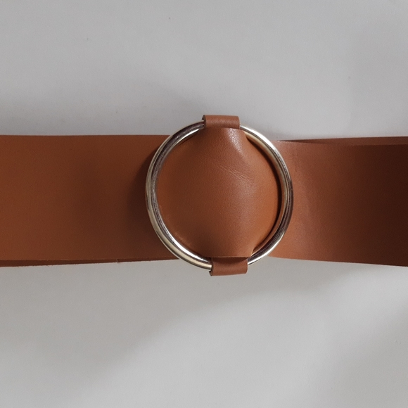 Zara Accessories - Zara brown high waisted belt